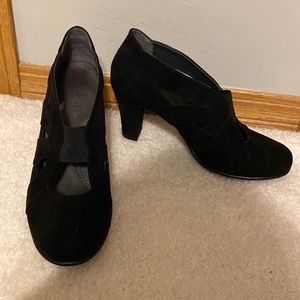 Aerosoles black heels sz 6.5